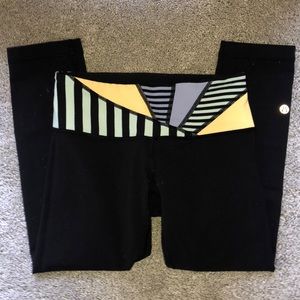 LULULEMON Reversible Wunder Under Crop